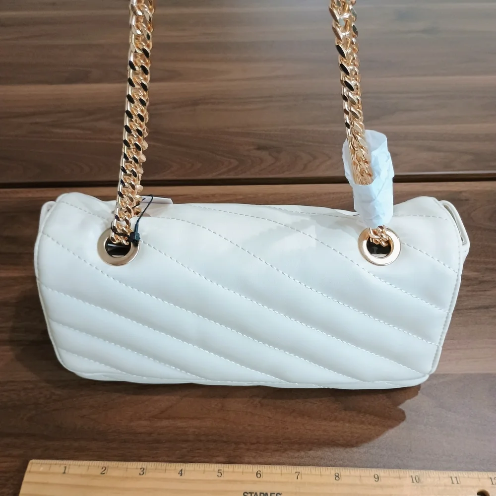Chic Quilted White Soft Vegan Leather Shoulder Bag with Gold Chain - Picture 5 of 6